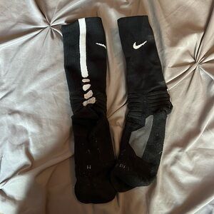 Size medium women’s Nike elite socks